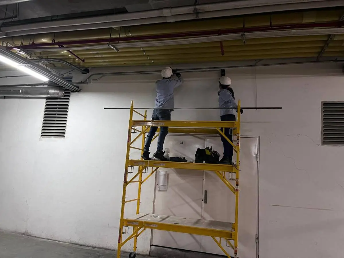 Instalación de tubería eléctrica en sótano